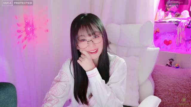 Gallery image thumbnail from meows's myfreecams stream on, 04/07/2024, 05:42 image 10 of 20