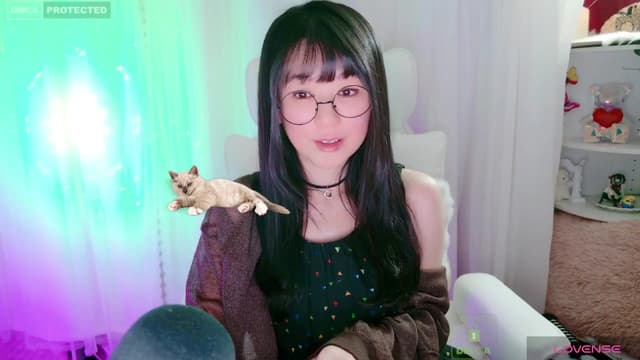 Gallery image thumbnail from meows's myfreecams stream on, 04/13/2024, 06:39 image 12 of 20
