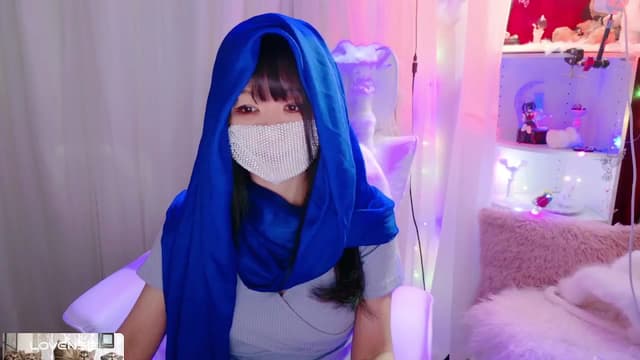 Gallery image thumbnail from meows's myfreecams stream on, 04/28/2024, 05:43 image 3 of 20