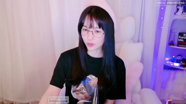 Gallery image thumbnail from meows's myfreecams stream on, 06/23/2024, 06:19 image 14 of 20