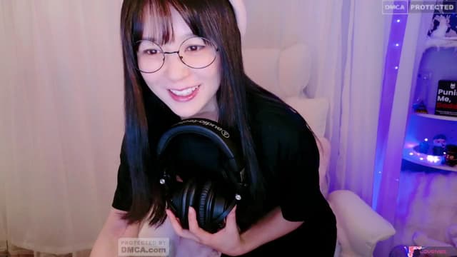 Gallery image thumbnail from meows's myfreecams stream on, 06/23/2024, 06:19 image 16 of 20
