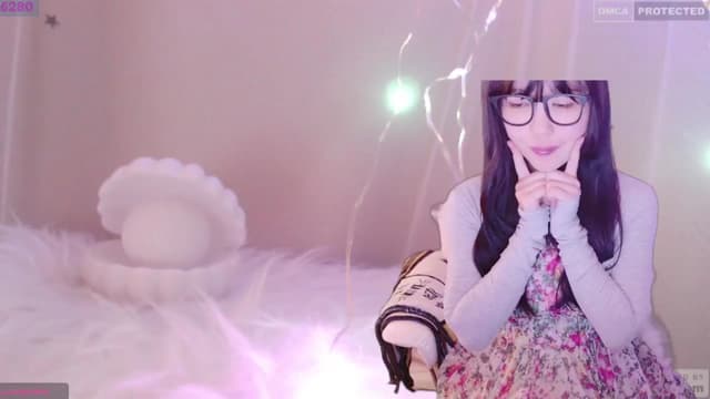 Gallery image thumbnail from meows's myfreecams stream on, 08/04/2024, 07:27 image 1 of 20