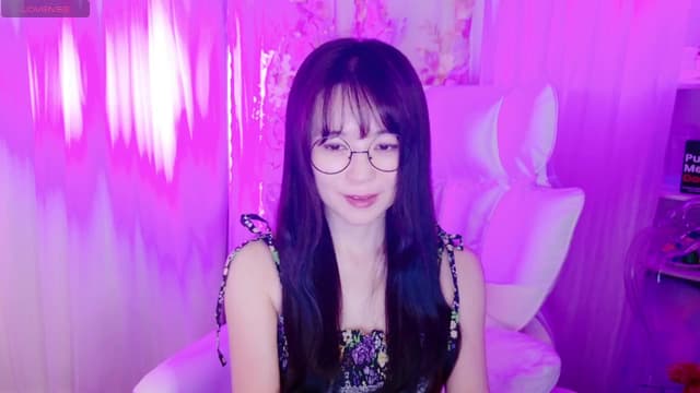 Gallery image thumbnail from meows's myfreecams stream on, 08/31/2024, 05:13 image 6 of 20