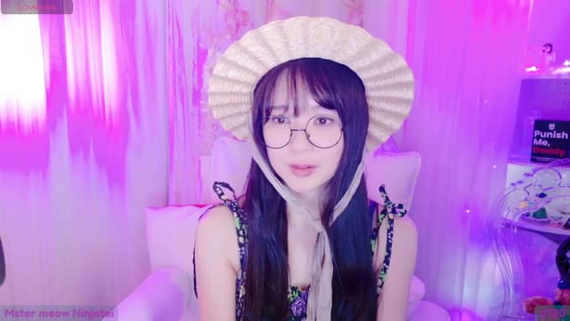 Gallery image thumbnail from meows's myfreecams stream on, 08/31/2024, 05:13 image 15 of 20