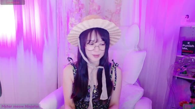 Gallery image thumbnail from meows's myfreecams stream on, 08/31/2024, 05:13 image 14 of 20