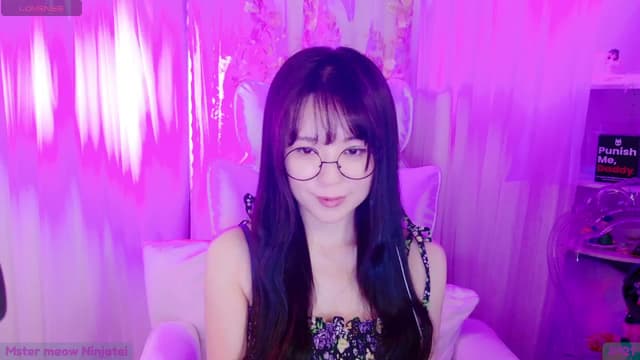 Gallery image thumbnail from meows's myfreecams stream on, 08/31/2024, 05:13 image 10 of 20