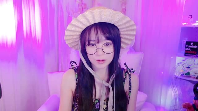 Gallery image thumbnail from meows's myfreecams stream on, 08/31/2024, 05:13 image 19 of 20