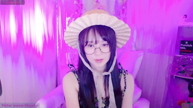 Gallery image thumbnail from meows's myfreecams stream on, 08/31/2024, 05:13 image 12 of 20