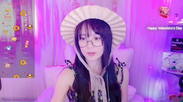 Gallery image thumbnail from meows's myfreecams stream on, 08/31/2024, 05:13 image 17 of 20