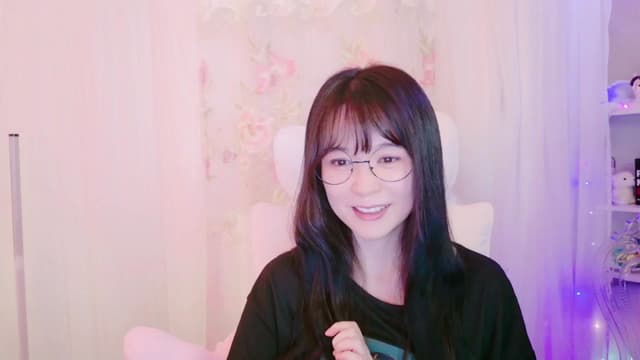 Gallery image thumbnail from meows's myfreecams stream on, 09/14/2024, 05:06 image 5 of 20