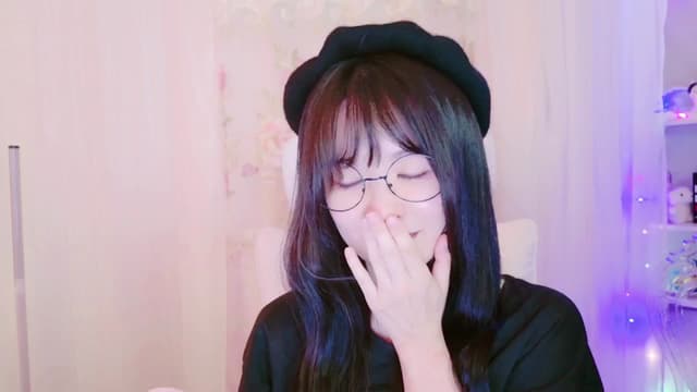 Gallery image thumbnail from meows's myfreecams stream on, 09/14/2024, 05:06 image 14 of 20