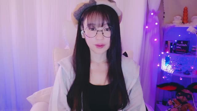 Gallery image thumbnail from meows's myfreecams stream on, 09/28/2024, 05:22 image 6 of 20