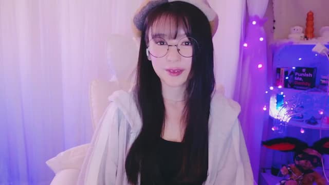 Gallery image thumbnail from meows's myfreecams stream on, 09/28/2024, 05:22 image 5 of 20