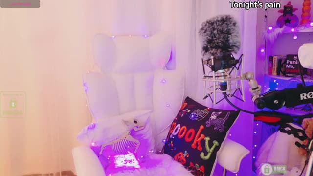 Gallery image thumbnail from meows's myfreecams stream on, 10/05/2024, 05:42 image 17 of 20
