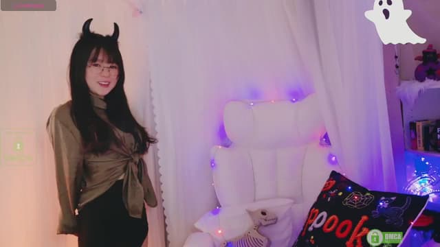 Gallery image thumbnail from meows's myfreecams stream on, 10/05/2024, 05:42 image 4 of 20