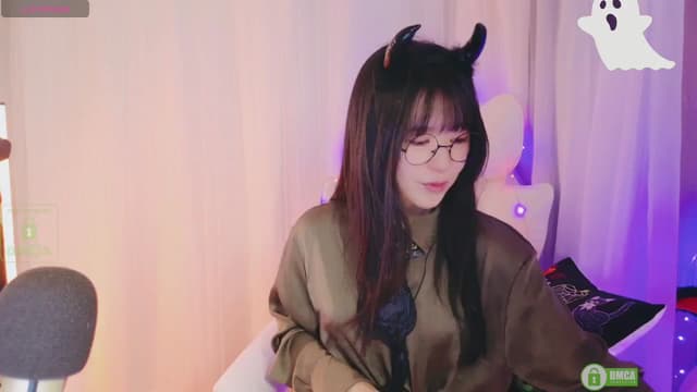 Gallery image thumbnail from meows's myfreecams stream on, 10/05/2024, 05:42 image 12 of 20