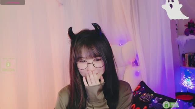 Gallery image thumbnail from meows's myfreecams stream on, 10/05/2024, 05:42 image 9 of 20