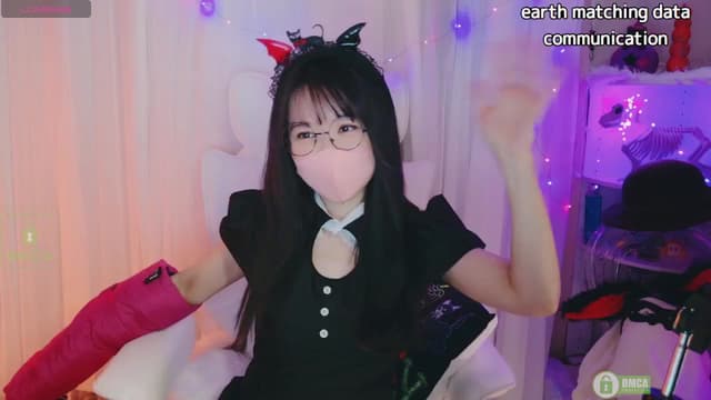 Gallery image thumbnail from meows's myfreecams stream on, 10/06/2024, 05:45 image 11 of 20
