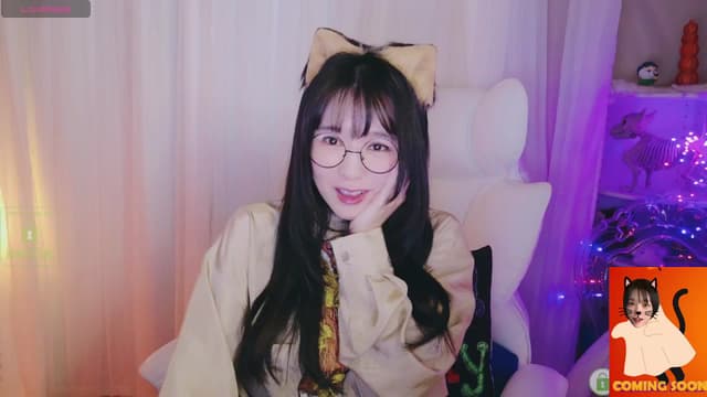 Gallery image thumbnail from meows's myfreecams stream on, 10/13/2024, 05:55 image 7 of 20