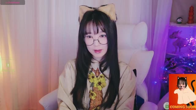 Gallery image thumbnail from meows's myfreecams stream on, 10/13/2024, 05:55 image 5 of 20