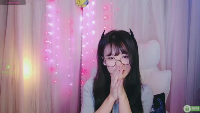 Gallery image thumbnail from meows's myfreecams stream on, 10/19/2024, 07:02 image 17 of 20