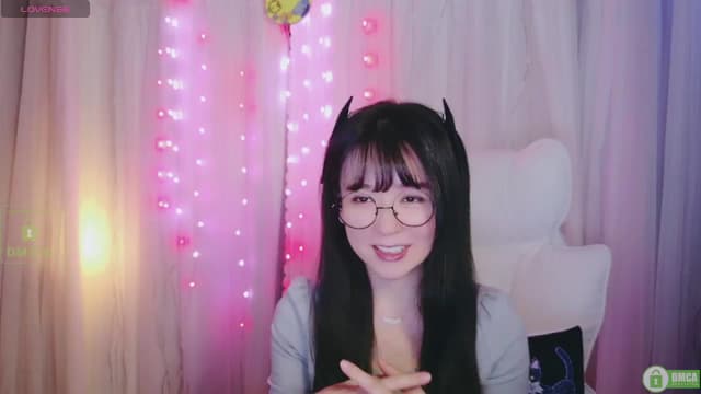 Gallery image thumbnail from meows's myfreecams stream on, 10/19/2024, 07:02 image 19 of 20