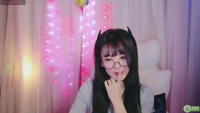 Gallery image thumbnail from meows's myfreecams stream on, 10/19/2024, 07:02 image 18 of 20
