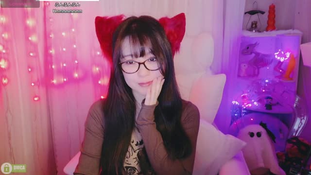 Gallery image thumbnail from meows's myfreecams stream on, 10/20/2024, 05:15 image 15 of 20