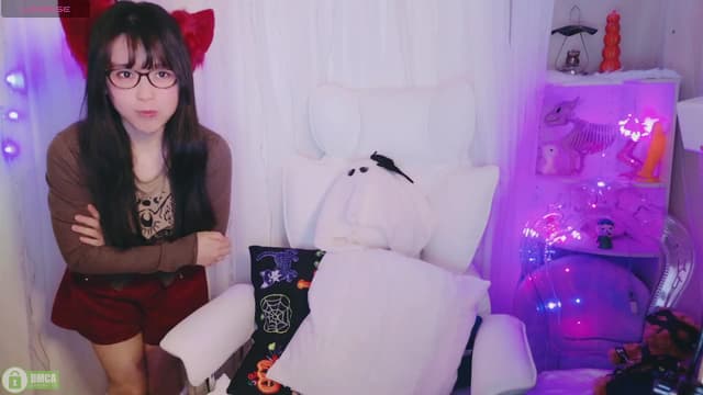 Gallery image thumbnail from meows's myfreecams stream on, 10/20/2024, 05:15 image 7 of 20