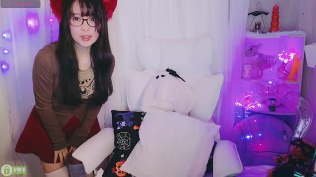 Gallery image thumbnail from meows's myfreecams stream on, 10/20/2024, 05:15 image 8 of 20