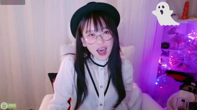 Gallery image thumbnail from meows's myfreecams stream on, 10/27/2024, 06:07 image 18 of 20