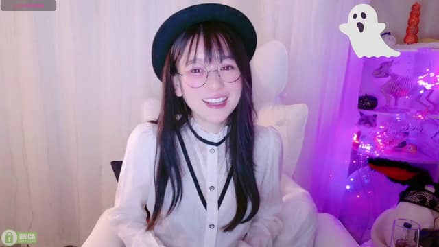 Gallery image thumbnail from meows's myfreecams stream on, 10/27/2024, 06:07 image 17 of 20