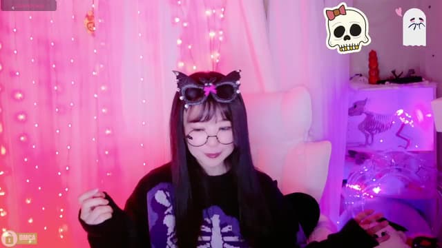Gallery image thumbnail from meows's myfreecams stream on, 11/01/2024, 05:33 image 14 of 20