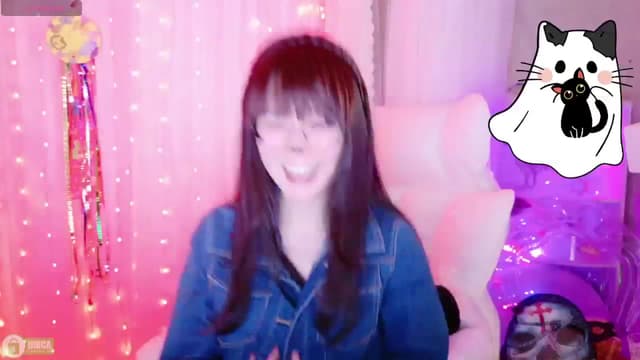 Gallery image thumbnail from meows's myfreecams stream on, 11/01/2024, 06:00 image 6 of 20