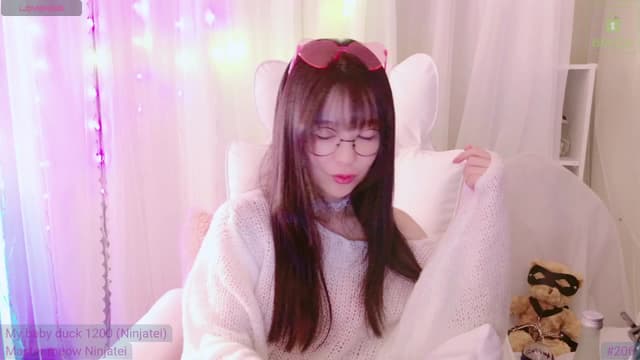 Gallery image thumbnail from meows's myfreecams stream on, 11/18/2024, 05:25 image 16 of 20