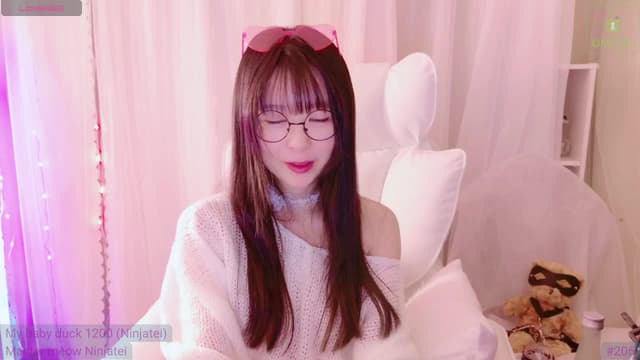 Gallery image thumbnail from meows's myfreecams stream on, 11/18/2024, 05:25 image 15 of 20