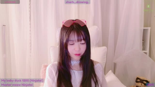 Gallery image thumbnail from meows's myfreecams stream on, 11/18/2024, 05:25 image 6 of 20