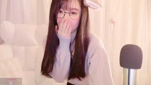 Gallery image thumbnail from meows's myfreecams stream on, 11/23/2024, 06:05 image 6 of 20