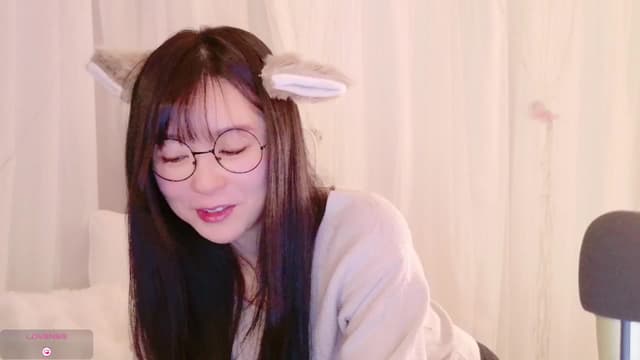Gallery image thumbnail from meows's myfreecams stream on, 11/23/2024, 06:05 image 1 of 20