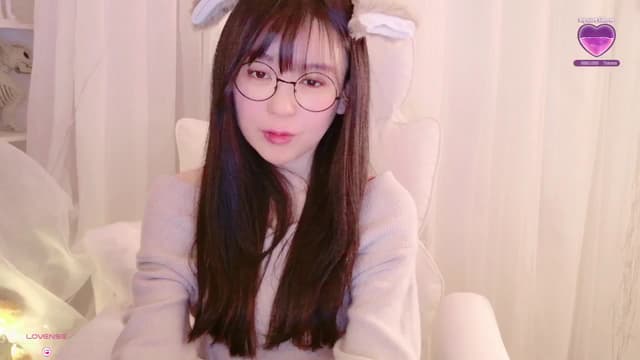 Gallery image thumbnail from meows's myfreecams stream on, 11/23/2024, 06:49 image 16 of 20