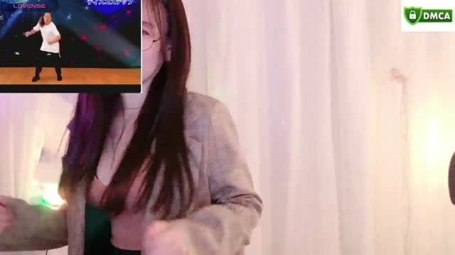 Gallery image thumbnail from meows's myfreecams stream on, 11/24/2024, 06:18 image 12 of 20