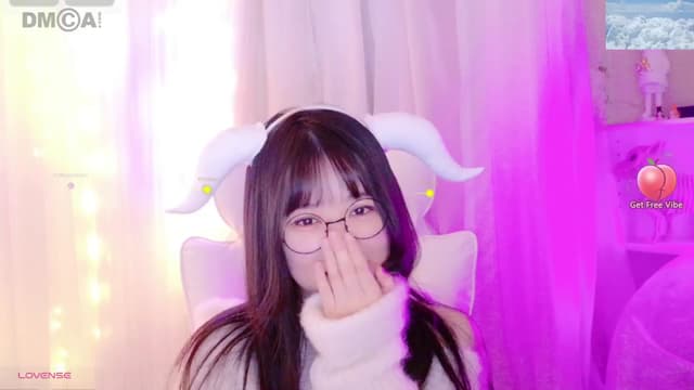 Gallery image thumbnail from meows's myfreecams stream on, 11/30/2024, 06:40 image 15 of 20