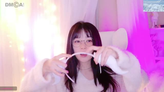 Gallery image thumbnail from meows's myfreecams stream on, 11/30/2024, 06:40 image 14 of 20