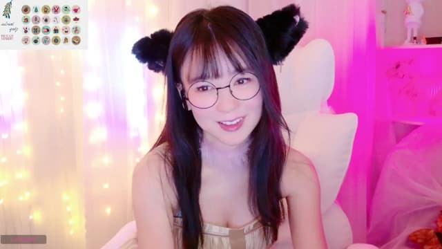 Gallery image thumbnail from meows's myfreecams stream on, 12/01/2024, 06:35 image 19 of 20