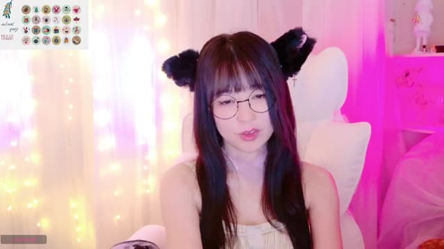 Gallery image thumbnail from meows's myfreecams stream on, 12/01/2024, 06:35 image 12 of 20