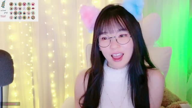 Gallery image thumbnail from meows's myfreecams stream on, 12/02/2024, 07:09 image 15 of 20