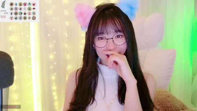 Gallery image thumbnail from meows's myfreecams stream on, 12/02/2024, 07:09 image 13 of 20