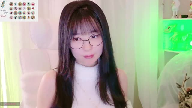 Gallery image thumbnail from meows's myfreecams stream on, 12/02/2024, 07:09 image 3 of 20