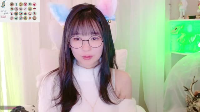 Gallery image thumbnail from meows's myfreecams stream on, 12/02/2024, 07:09 image 5 of 20