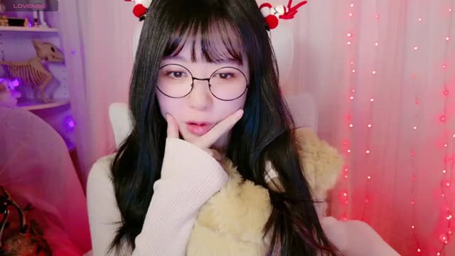 Gallery image thumbnail from meows's myfreecams stream on, 12/07/2024, 05:36 image 18 of 20